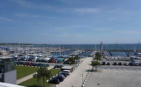 Panoramablick und den Strand direkt vor der Tür